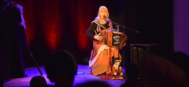 "Drôle de Marionnette"